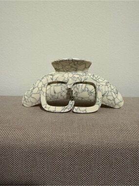 Machete Marble Jumbo Claw & Square Hoops
